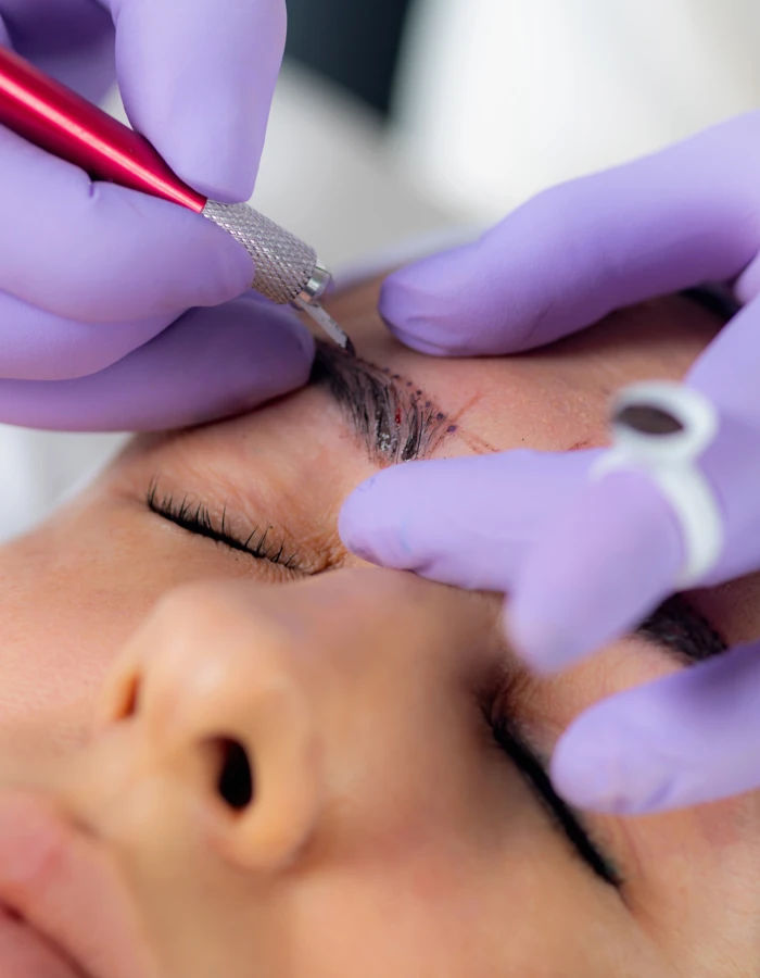 Narben nach Microblading Permanent Make-Up